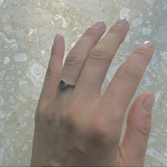 Sapphire Diamond Halo Round Yellow Gold Vintage Ring - Picture 3 of 11